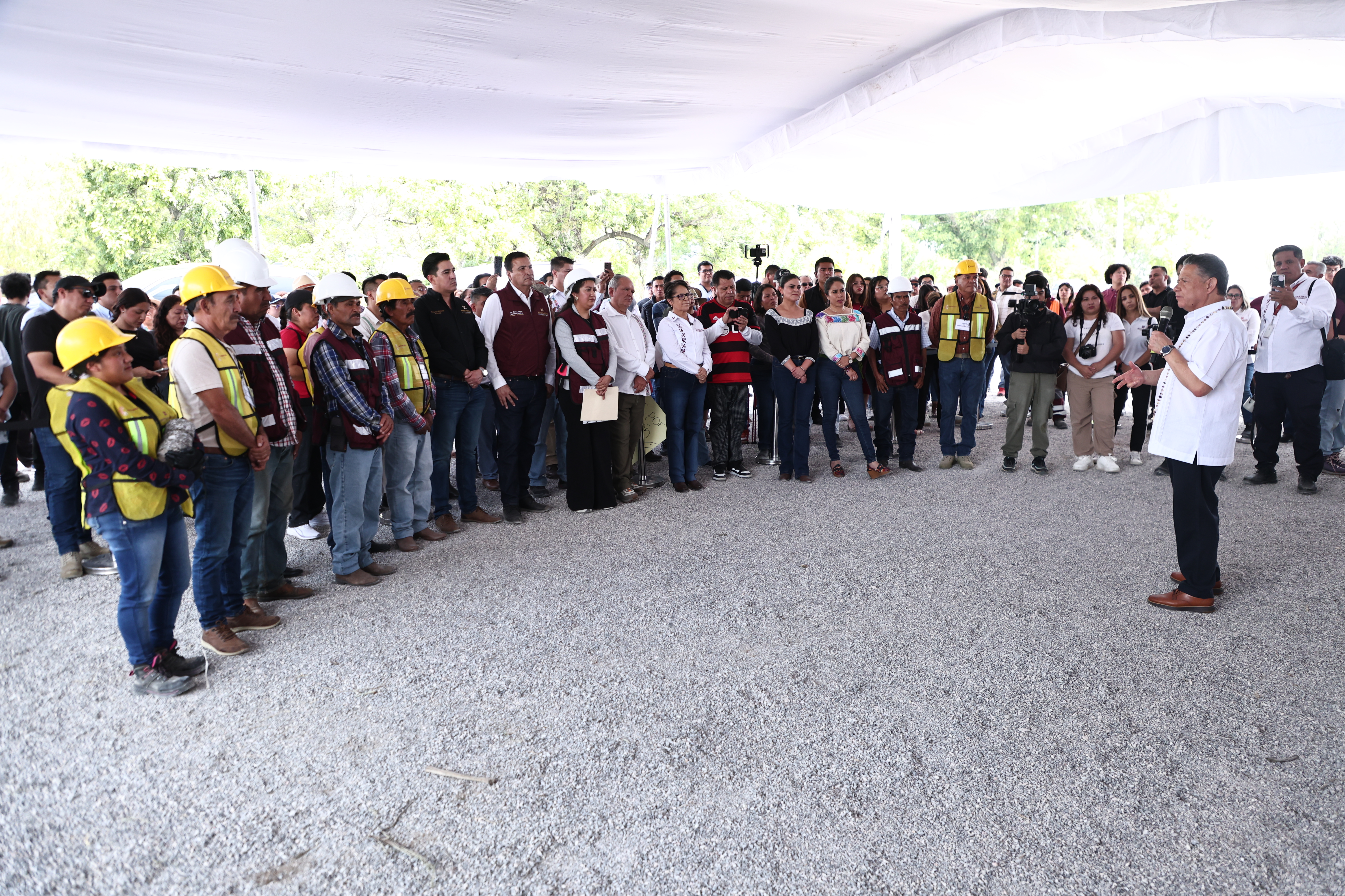 Julio Menchaca encabeza la edición número 100 de las Ferias de Servicios para el Pueblo